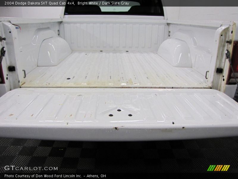 Bright White / Dark Slate Gray 2004 Dodge Dakota SXT Quad Cab 4x4