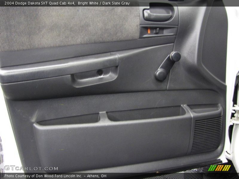 Bright White / Dark Slate Gray 2004 Dodge Dakota SXT Quad Cab 4x4