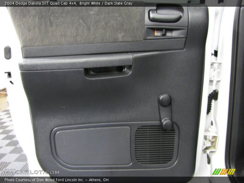 Bright White / Dark Slate Gray 2004 Dodge Dakota SXT Quad Cab 4x4