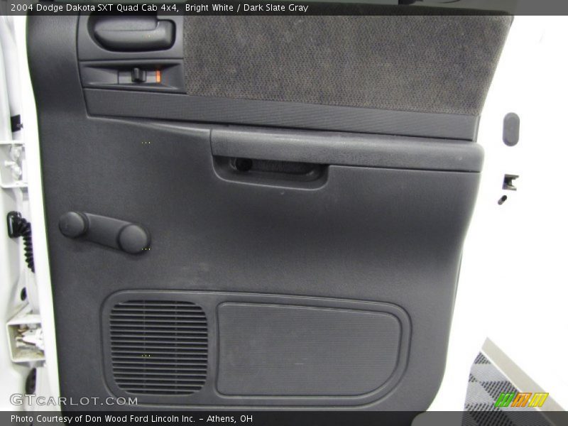 Bright White / Dark Slate Gray 2004 Dodge Dakota SXT Quad Cab 4x4