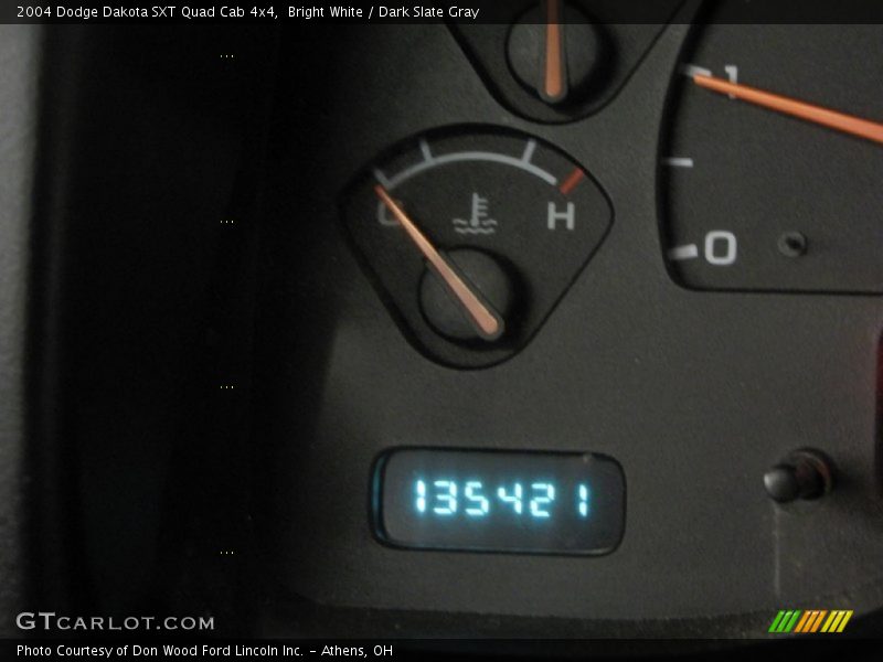 Bright White / Dark Slate Gray 2004 Dodge Dakota SXT Quad Cab 4x4