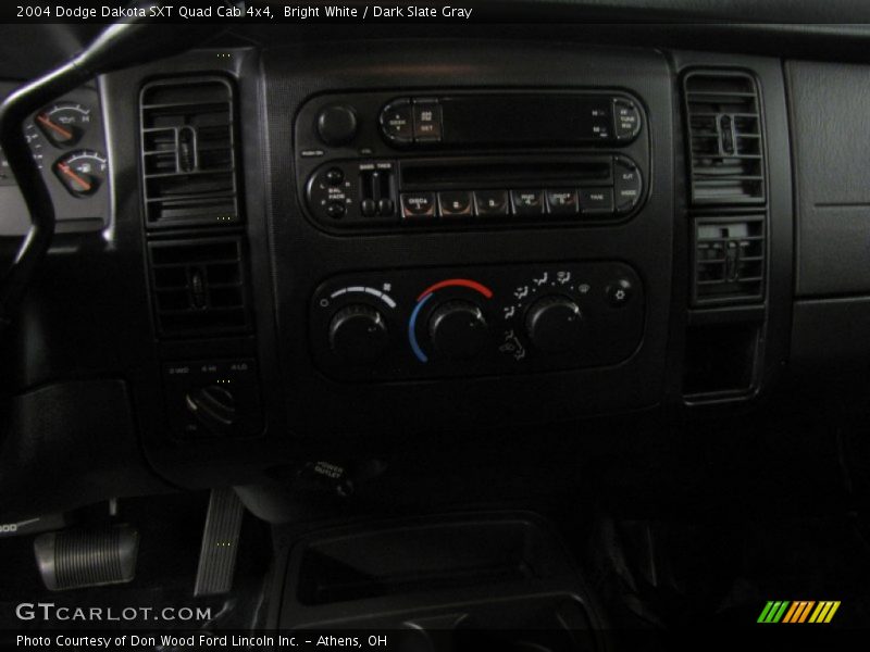 Bright White / Dark Slate Gray 2004 Dodge Dakota SXT Quad Cab 4x4