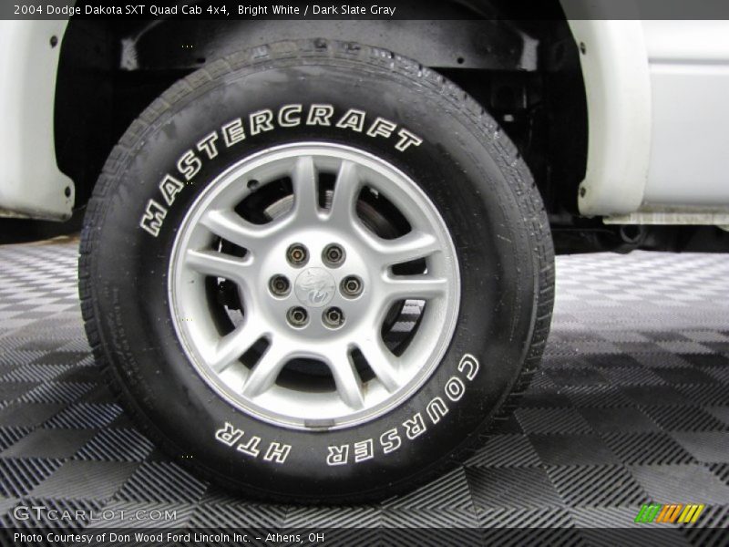Bright White / Dark Slate Gray 2004 Dodge Dakota SXT Quad Cab 4x4
