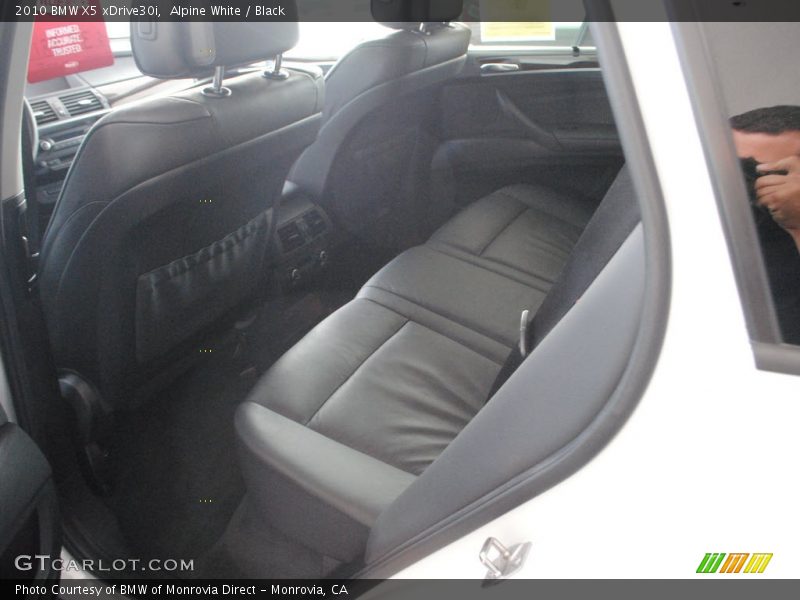 Alpine White / Black 2010 BMW X5 xDrive30i