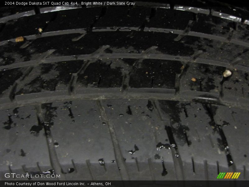 Bright White / Dark Slate Gray 2004 Dodge Dakota SXT Quad Cab 4x4
