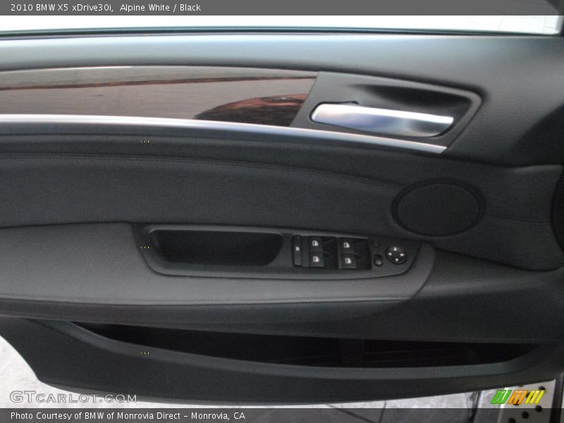 Alpine White / Black 2010 BMW X5 xDrive30i