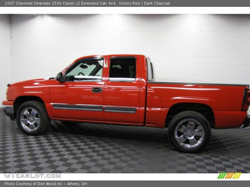 Victory Red / Dark Charcoal 2007 Chevrolet Silverado 1500 Classic LS Extended Cab 4x4
