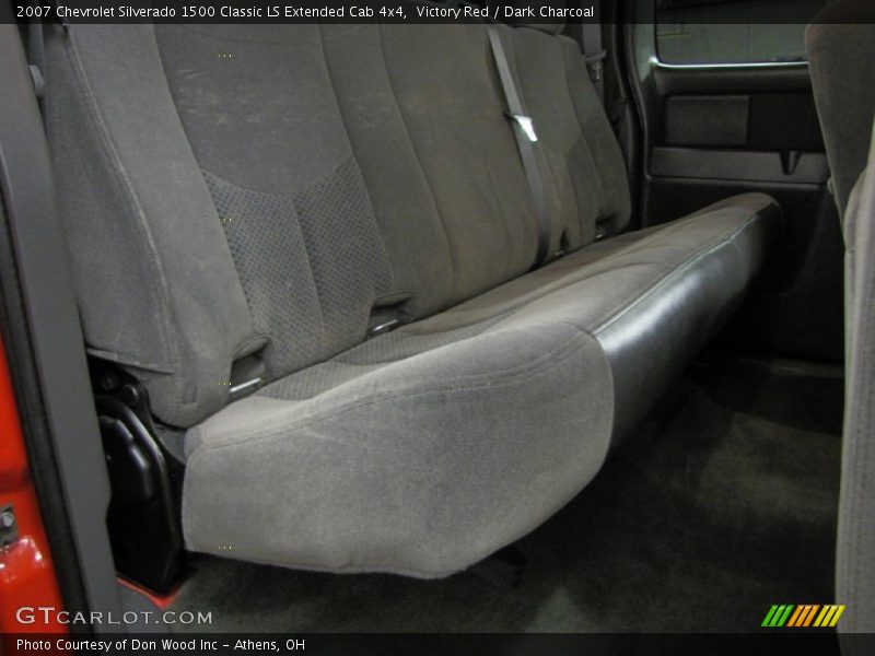 Victory Red / Dark Charcoal 2007 Chevrolet Silverado 1500 Classic LS Extended Cab 4x4