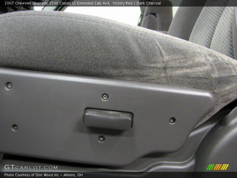 Victory Red / Dark Charcoal 2007 Chevrolet Silverado 1500 Classic LS Extended Cab 4x4