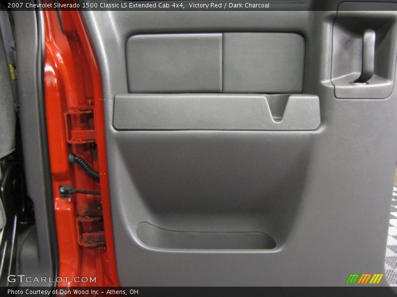 Victory Red / Dark Charcoal 2007 Chevrolet Silverado 1500 Classic LS Extended Cab 4x4