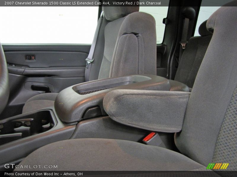 Victory Red / Dark Charcoal 2007 Chevrolet Silverado 1500 Classic LS Extended Cab 4x4