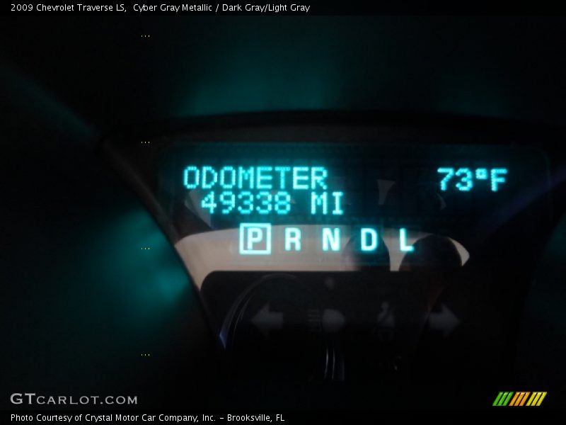 Cyber Gray Metallic / Dark Gray/Light Gray 2009 Chevrolet Traverse LS
