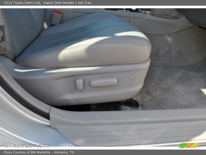 Classic Silver Metallic / Ash Gray 2010 Toyota Camry XLE