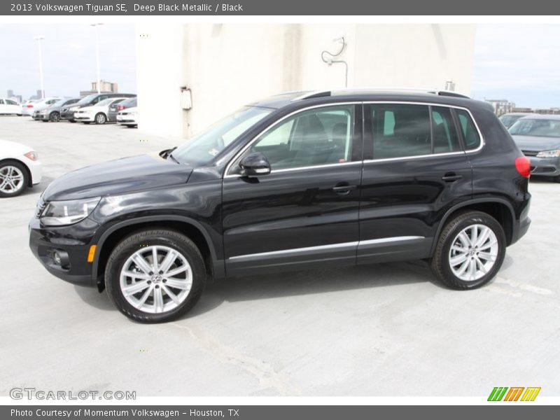 Deep Black Metallic / Black 2013 Volkswagen Tiguan SE