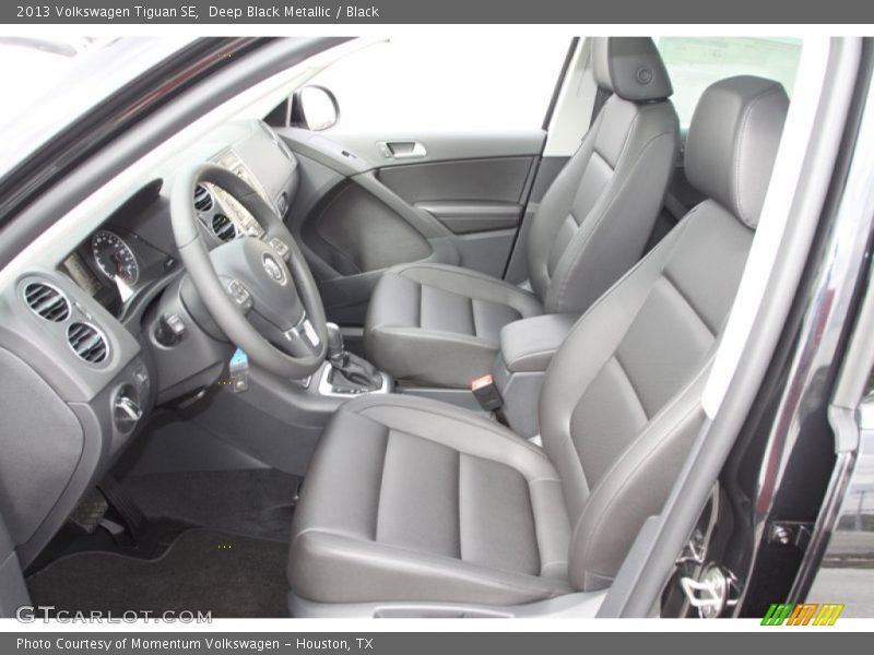 Deep Black Metallic / Black 2013 Volkswagen Tiguan SE