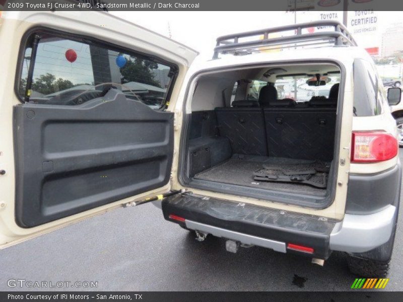Sandstorm Metallic / Dark Charcoal 2009 Toyota FJ Cruiser 4WD