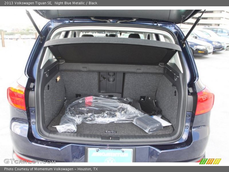 Night Blue Metallic / Black 2013 Volkswagen Tiguan SE