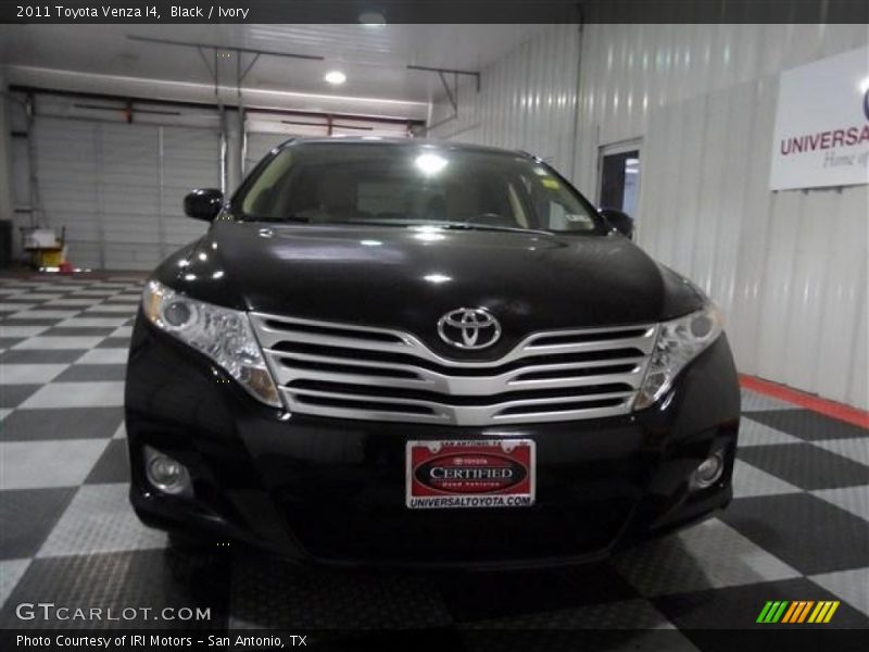 Black / Ivory 2011 Toyota Venza I4
