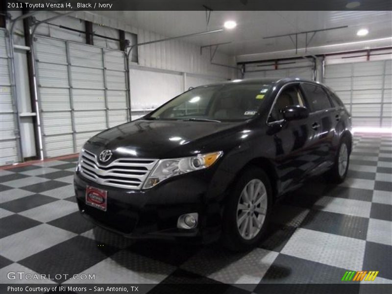 Black / Ivory 2011 Toyota Venza I4