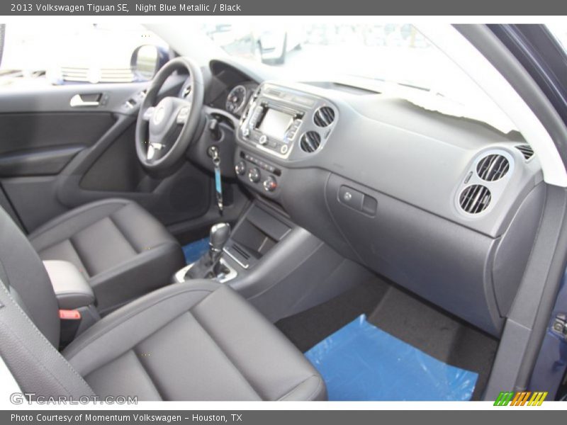 Night Blue Metallic / Black 2013 Volkswagen Tiguan SE