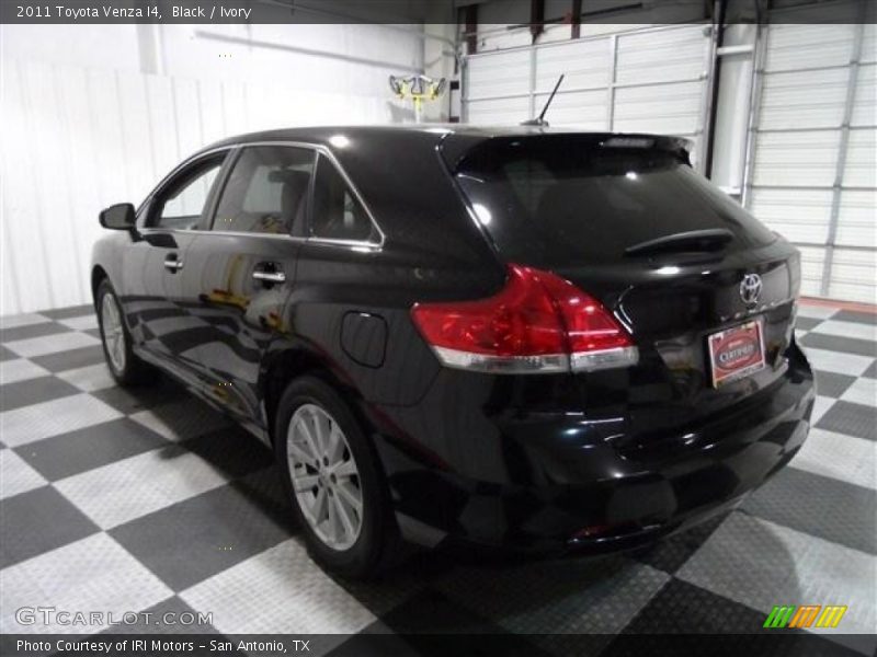 Black / Ivory 2011 Toyota Venza I4
