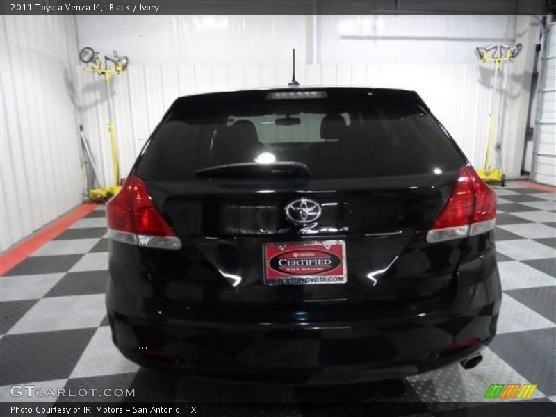 Black / Ivory 2011 Toyota Venza I4