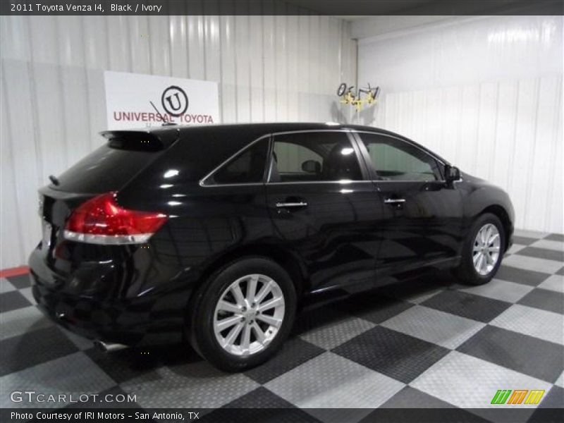 Black / Ivory 2011 Toyota Venza I4