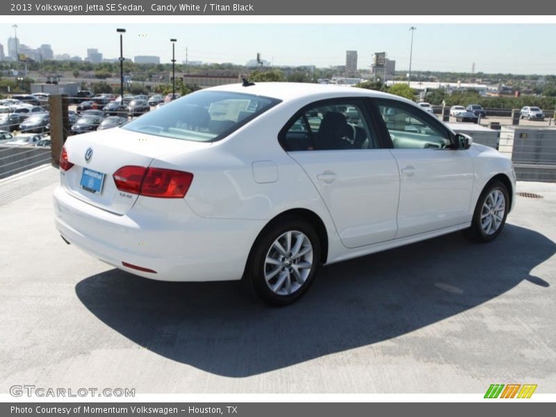 Candy White / Titan Black 2013 Volkswagen Jetta SE Sedan