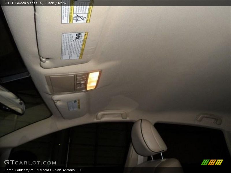 Black / Ivory 2011 Toyota Venza I4
