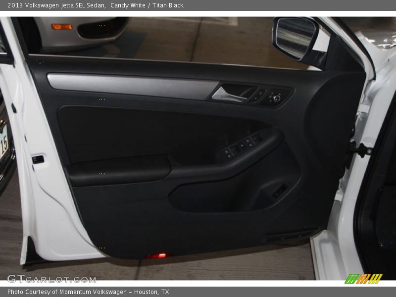 Candy White / Titan Black 2013 Volkswagen Jetta SEL Sedan