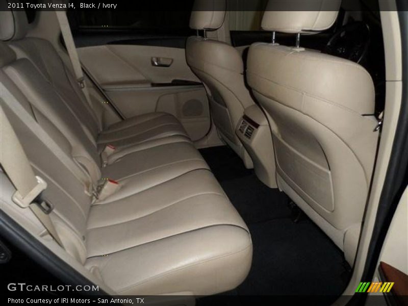 Black / Ivory 2011 Toyota Venza I4
