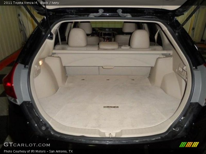 Black / Ivory 2011 Toyota Venza I4