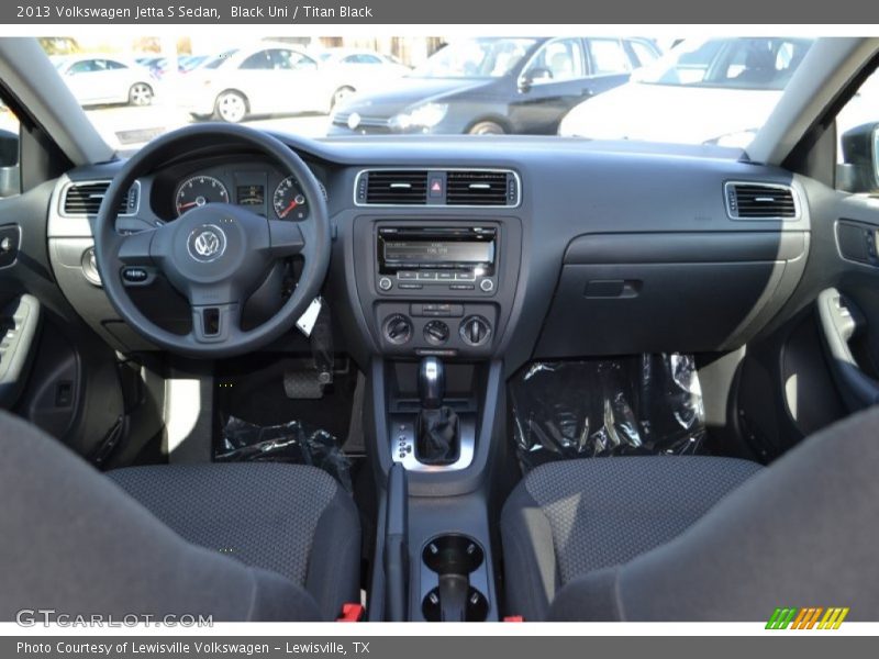 Black Uni / Titan Black 2013 Volkswagen Jetta S Sedan