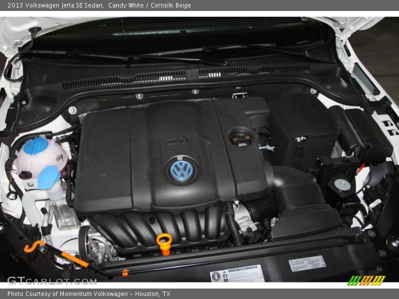 Candy White / Cornsilk Beige 2013 Volkswagen Jetta SE Sedan