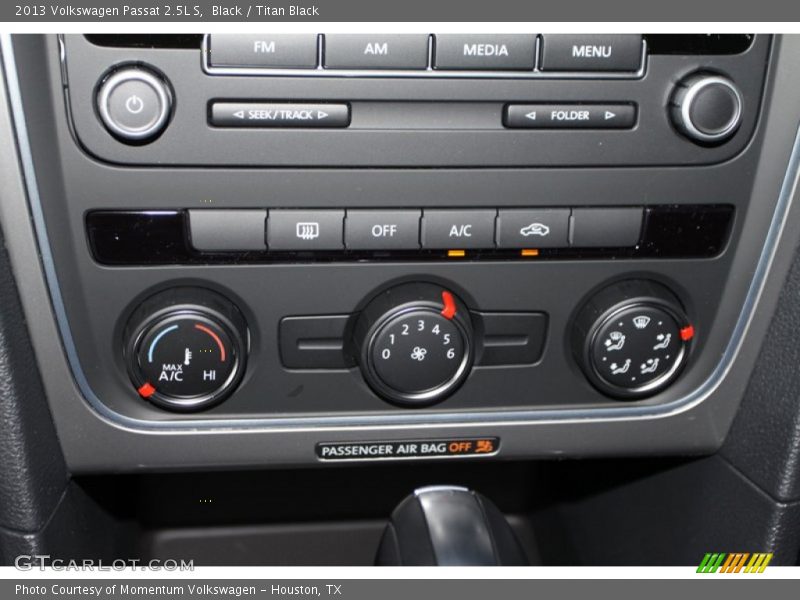Black / Titan Black 2013 Volkswagen Passat 2.5L S