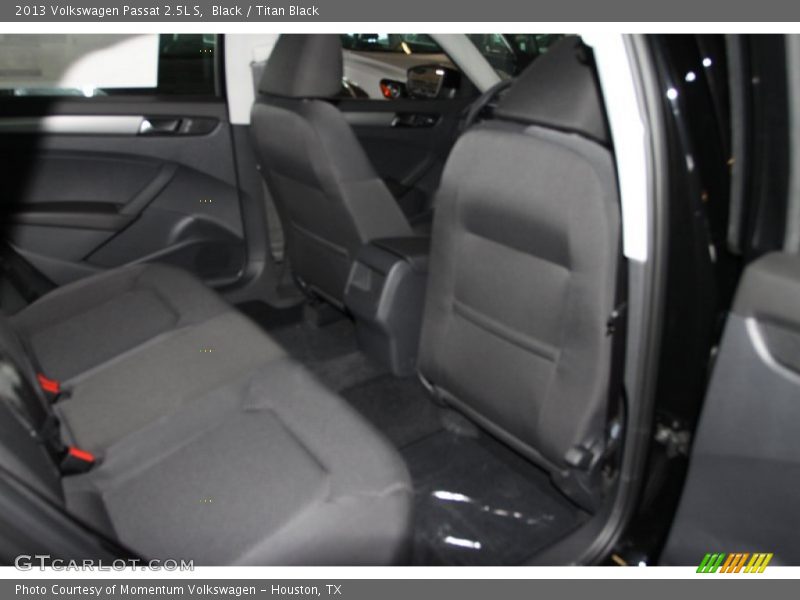 Black / Titan Black 2013 Volkswagen Passat 2.5L S