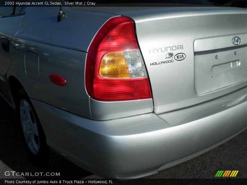 Silver Mist / Gray 2002 Hyundai Accent GL Sedan