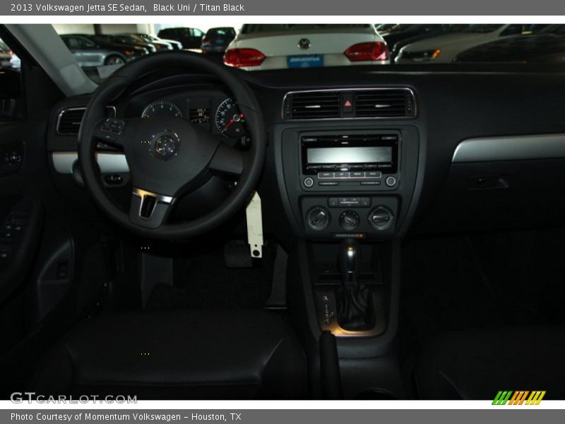 Black Uni / Titan Black 2013 Volkswagen Jetta SE Sedan