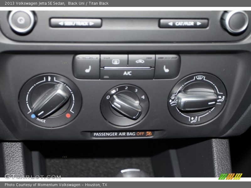 Black Uni / Titan Black 2013 Volkswagen Jetta SE Sedan