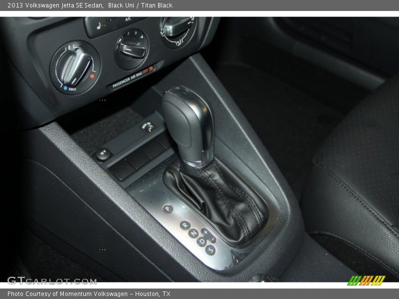 Black Uni / Titan Black 2013 Volkswagen Jetta SE Sedan