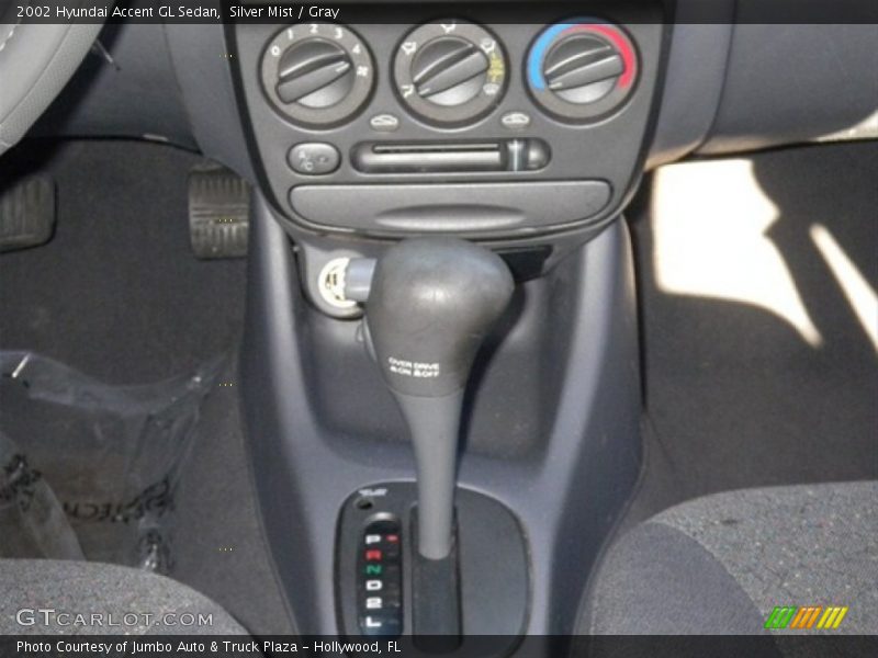 Silver Mist / Gray 2002 Hyundai Accent GL Sedan