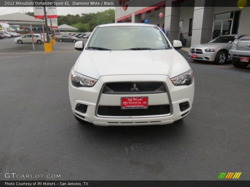 Diamond White / Black 2012 Mitsubishi Outlander Sport ES