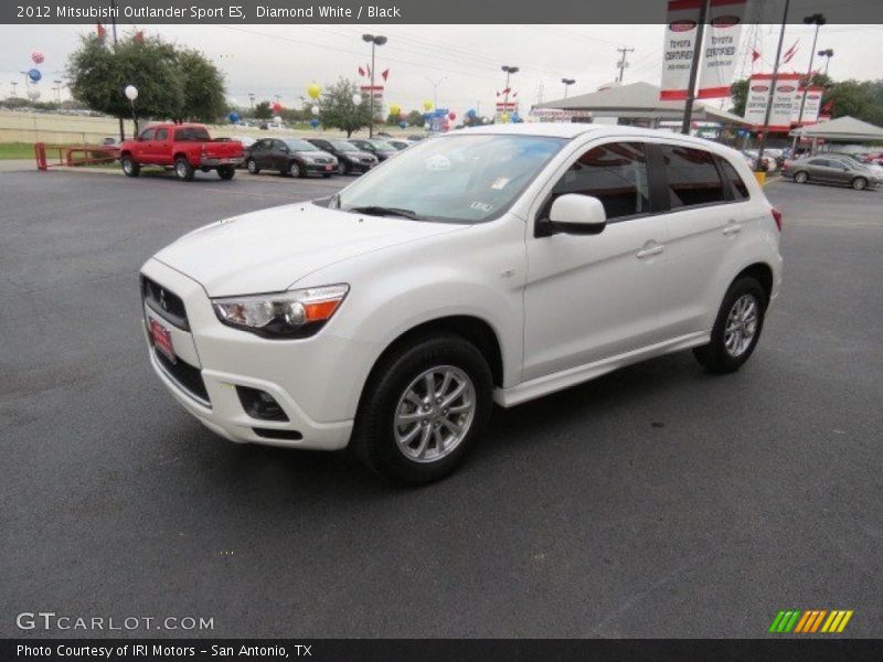 Diamond White / Black 2012 Mitsubishi Outlander Sport ES