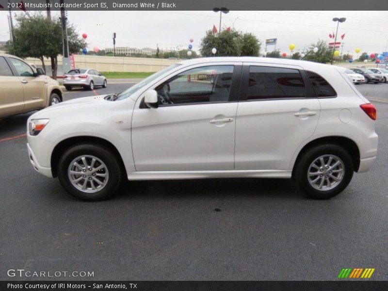Diamond White / Black 2012 Mitsubishi Outlander Sport ES