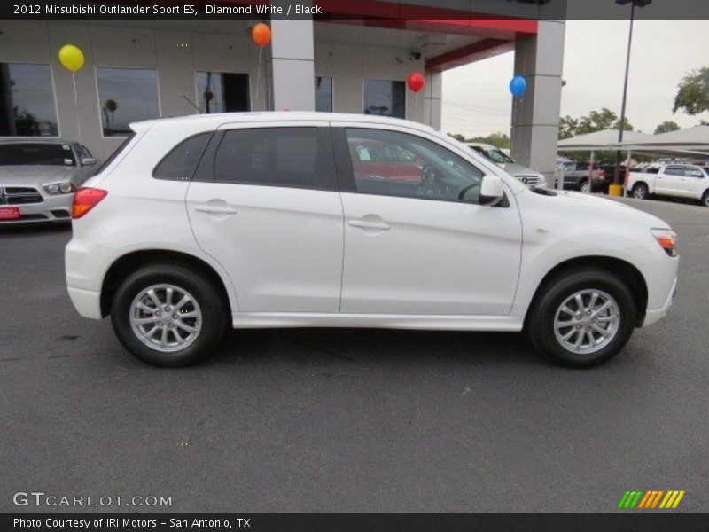 Diamond White / Black 2012 Mitsubishi Outlander Sport ES