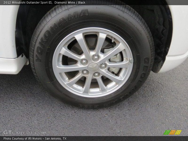 Diamond White / Black 2012 Mitsubishi Outlander Sport ES