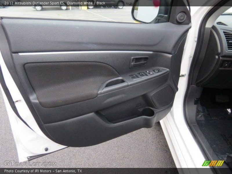 Diamond White / Black 2012 Mitsubishi Outlander Sport ES