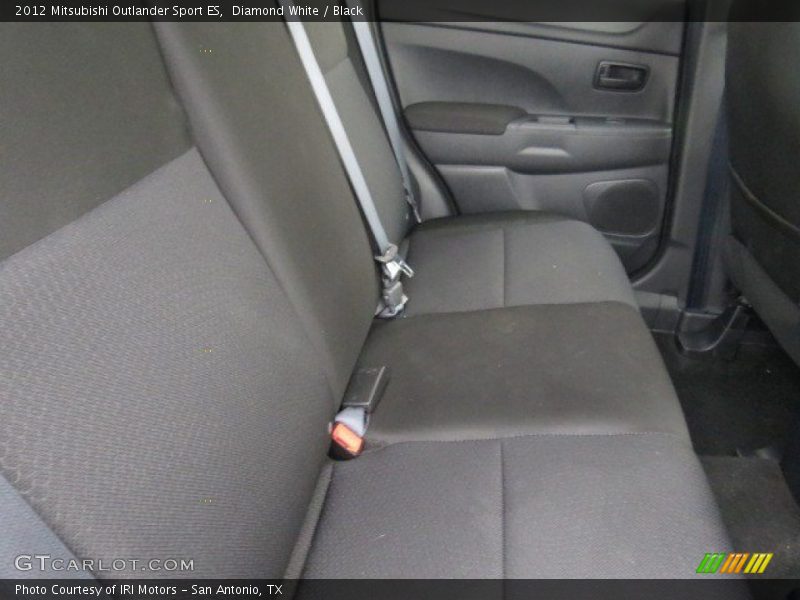 Diamond White / Black 2012 Mitsubishi Outlander Sport ES