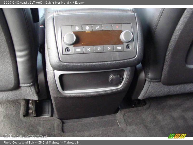Quicksilver Metallic / Ebony 2009 GMC Acadia SLT AWD