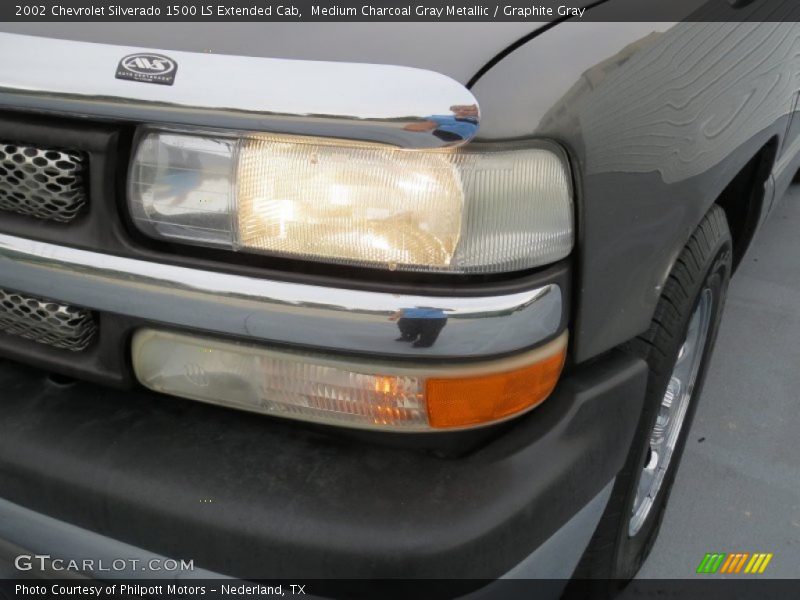 Medium Charcoal Gray Metallic / Graphite Gray 2002 Chevrolet Silverado 1500 LS Extended Cab